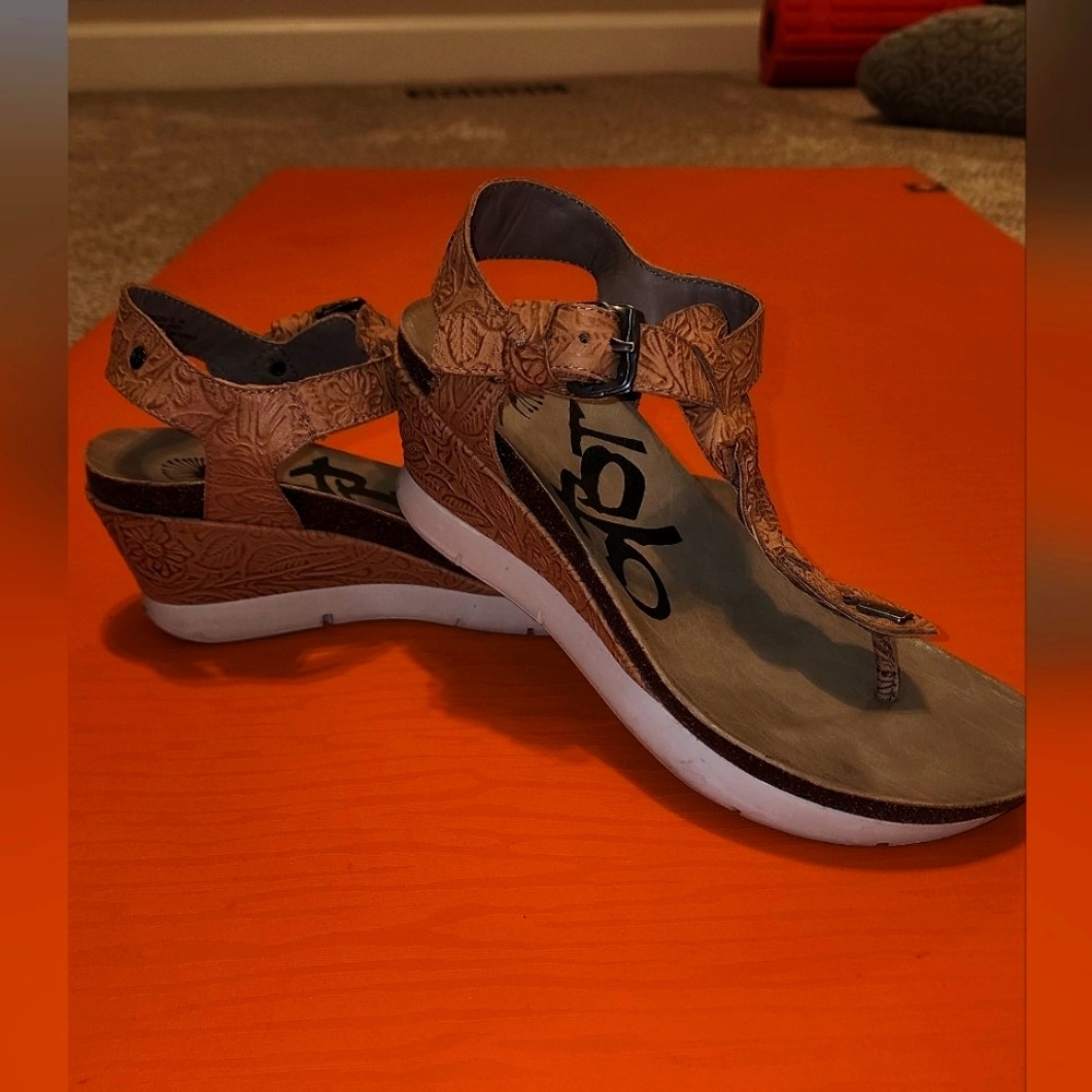 OTBT Light Brown Leather Wedge Sandals -  size 7M